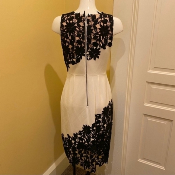 Alice + olivia margy white floral lace  sleevesless midi dress size 2 - Picture 5 of 11